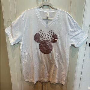 Womens Minnie Mouse rose gold v neck tee shirt xl worn once smoke free home